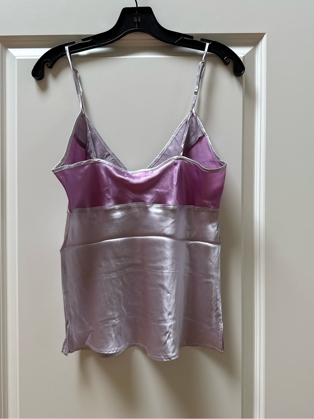 Gold Hawk 100% Silk Colorblock Camisole โ Lavender, Lilac & Orchid Purple - Picture 2 of 4